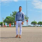 Soy Una persona multilingüe y el Ingles desde niño en la escuela y quiero aprovochar mis conocimientos a compartir y enseñar a otras personas interesadas y tmbn en cambio aprovechar a ganar algo es genial